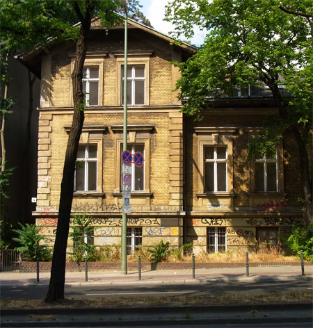 Das Haus Saarstraße 14, in dem der Sozialdemokrat Karl Kautsky von
  1900 - 1902 lebte.